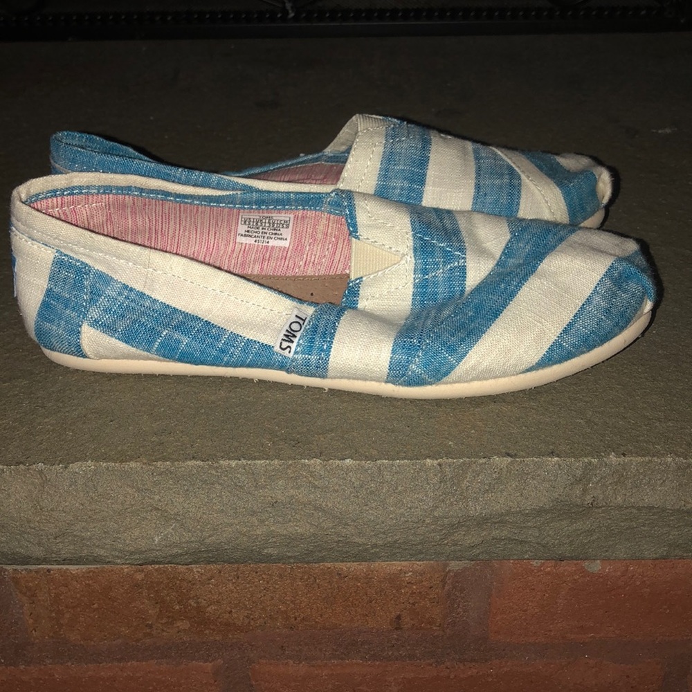 toms - Picture 2 of 2